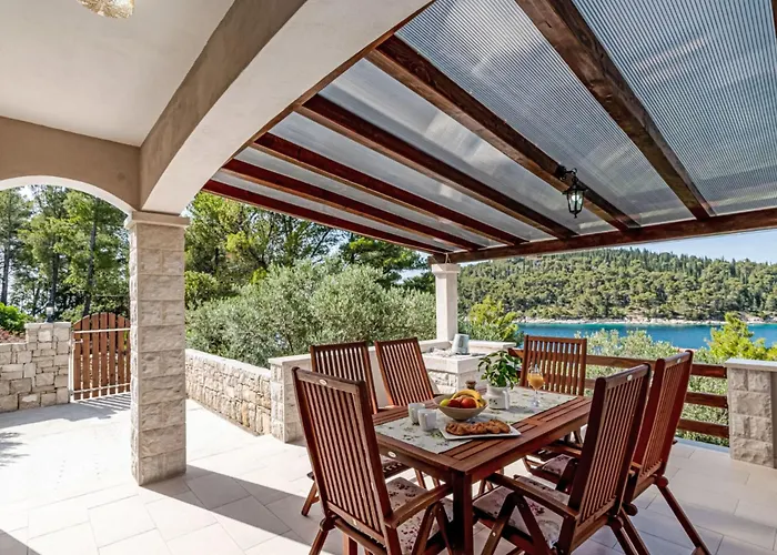 Flora By Interhome *