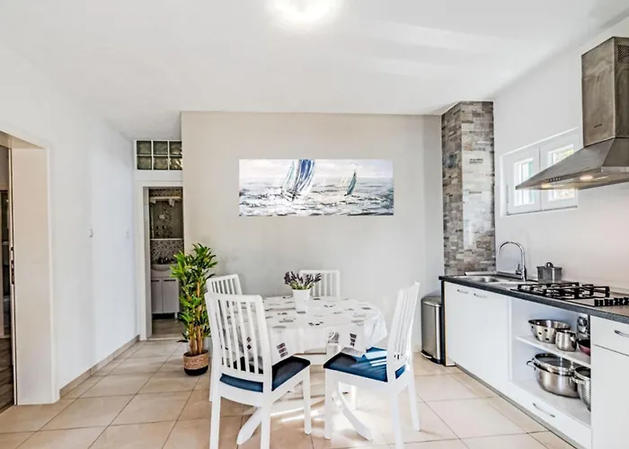 Flora By Interhome Casa de Férias Vela Luka