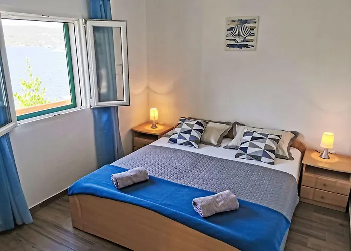 Flora By Interhome Vela Luka