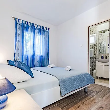 Vakantiehuis Flora By Interhome